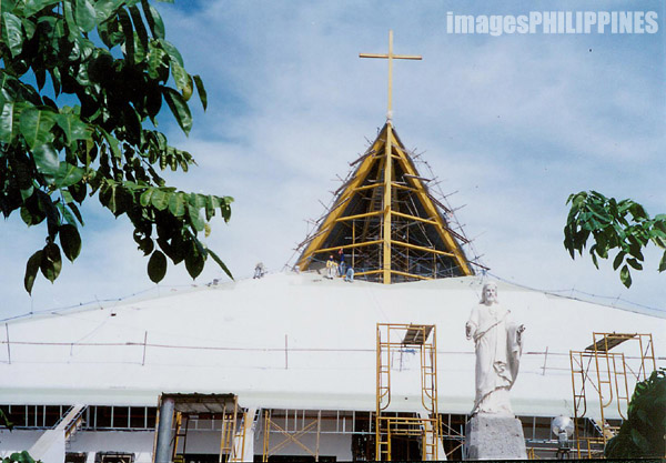 "Church of the Gesu"
Ateneo de Manila University
Photographer/Artist: Martin Malabanan
Date Taken: 2002
Place Taken: Metro Manila