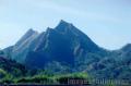 "Kabundukan ng Valderama",
Photographer/Artist: Ni�osa Nuque,
Date Taken: 2003,
Place Taken: Antique